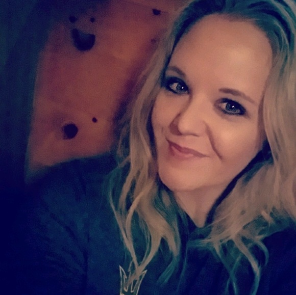 Meet your Posher, Kerri - Picture 1 of 1